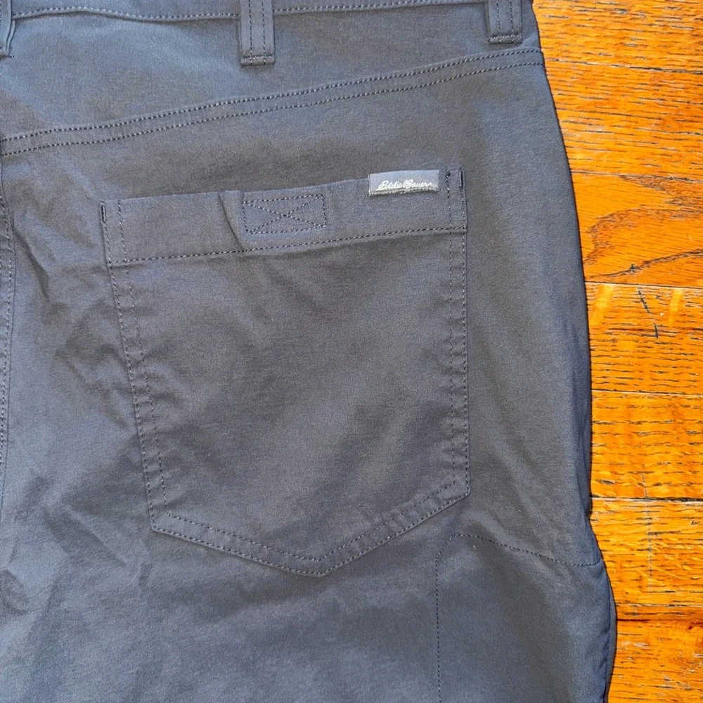Eddie Bauer Horizon Guide Chino Pants Mens 36x32 Gray Stretch Hiking Travel
